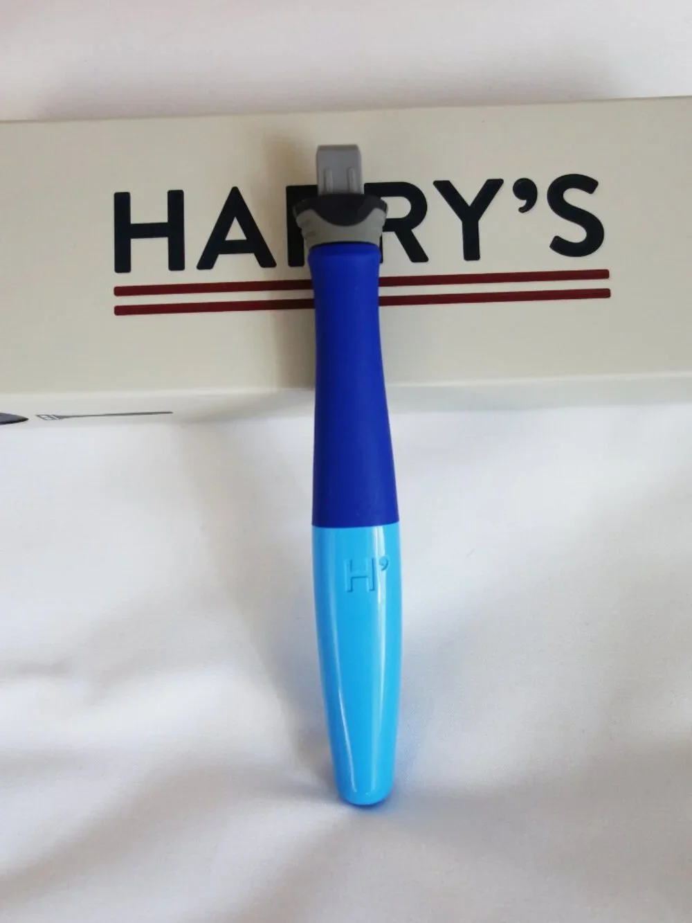 Harry's Shaving Handle Blue Two Tones with box. EUC